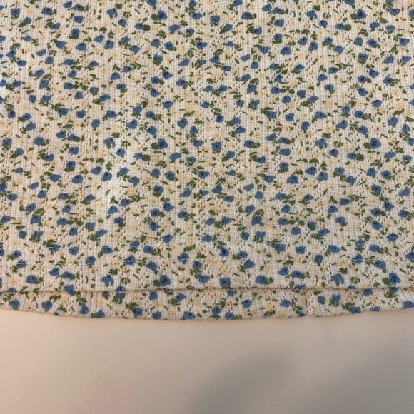 Bloombloom - Lace-Trim Bow-Accent Ribbed Cropped Camisole - Picture 4 of 6